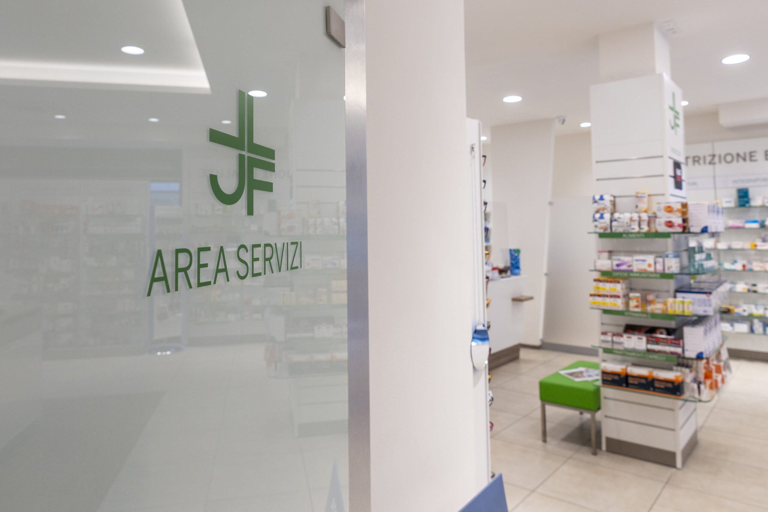 area servizi della nuova farmacia jublin a ferrara